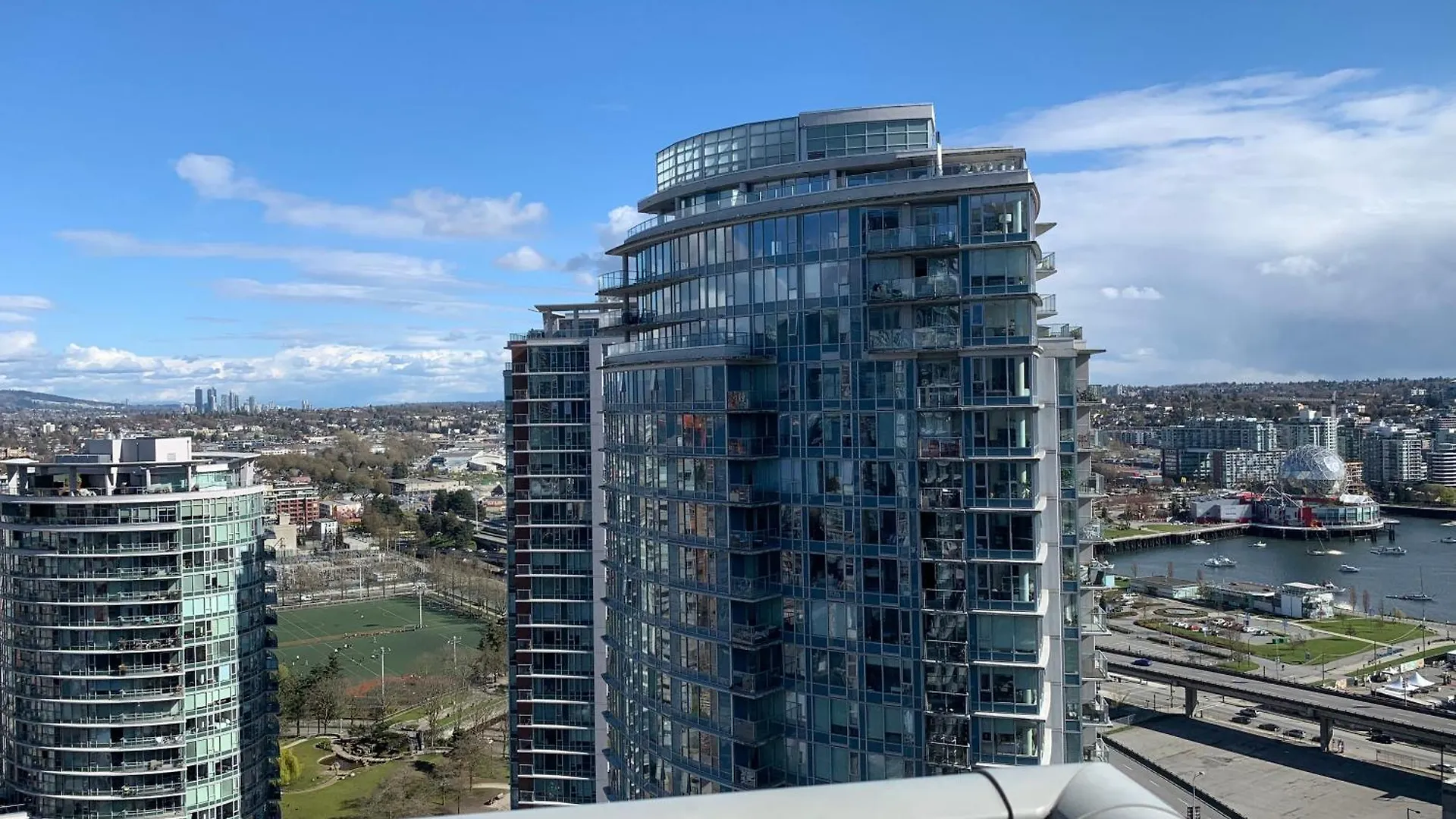 밴쿠버 Downtown 3Br 2Ba Views Skytrain Free Parking 아파트 캐나다