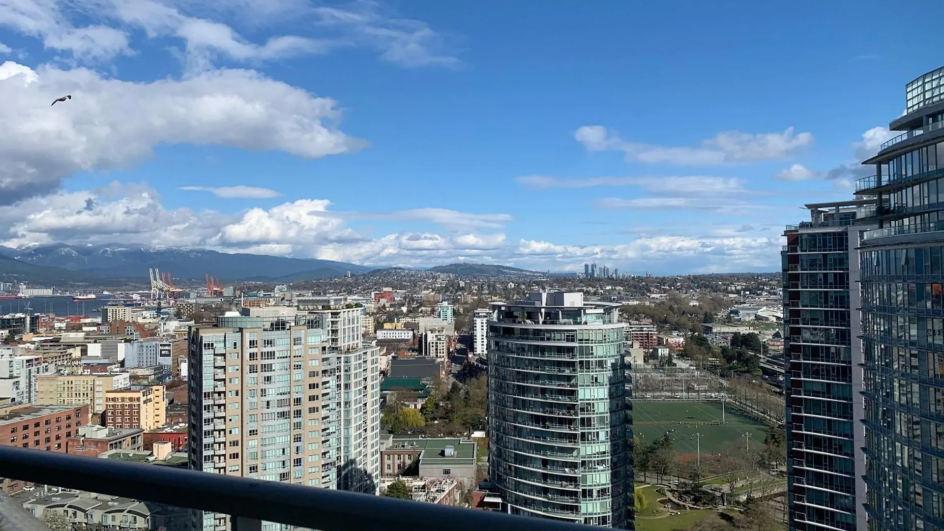 バンクーバーDowntown 3Br 2Ba Views Skytrain Free Parkingアパートメント 0*, バンクーバー